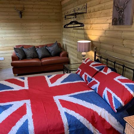 Bedrock Lodge Winterbourne Ngoại thất bức ảnh