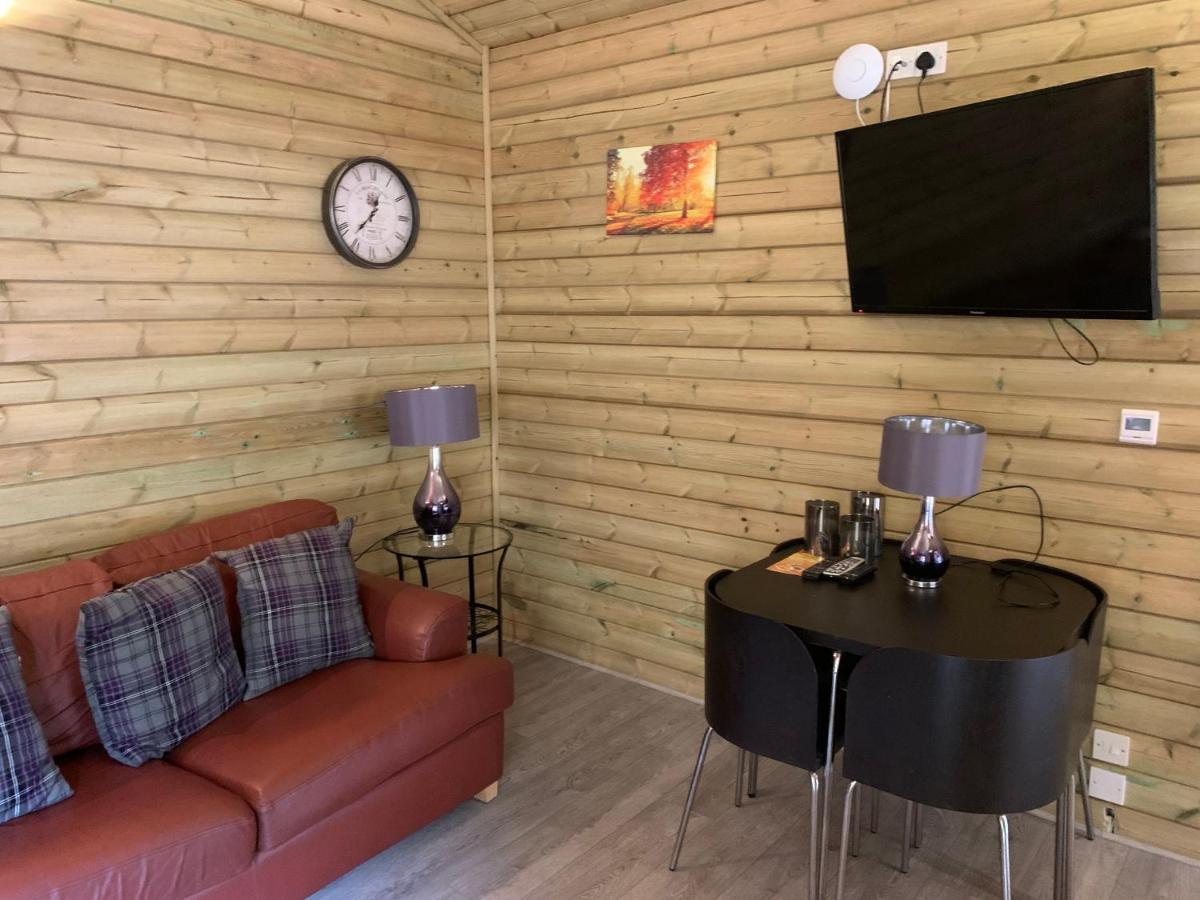 Bedrock Lodge Winterbourne Ngoại thất bức ảnh