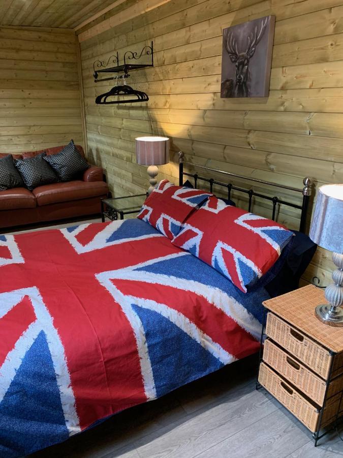 Bedrock Lodge Winterbourne Ngoại thất bức ảnh